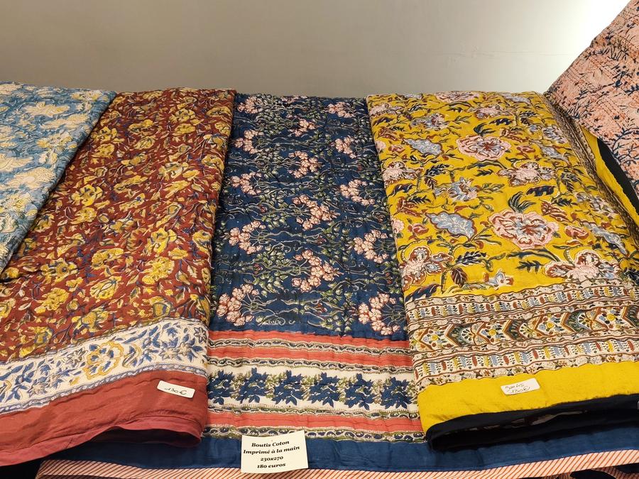 Textile boutis
